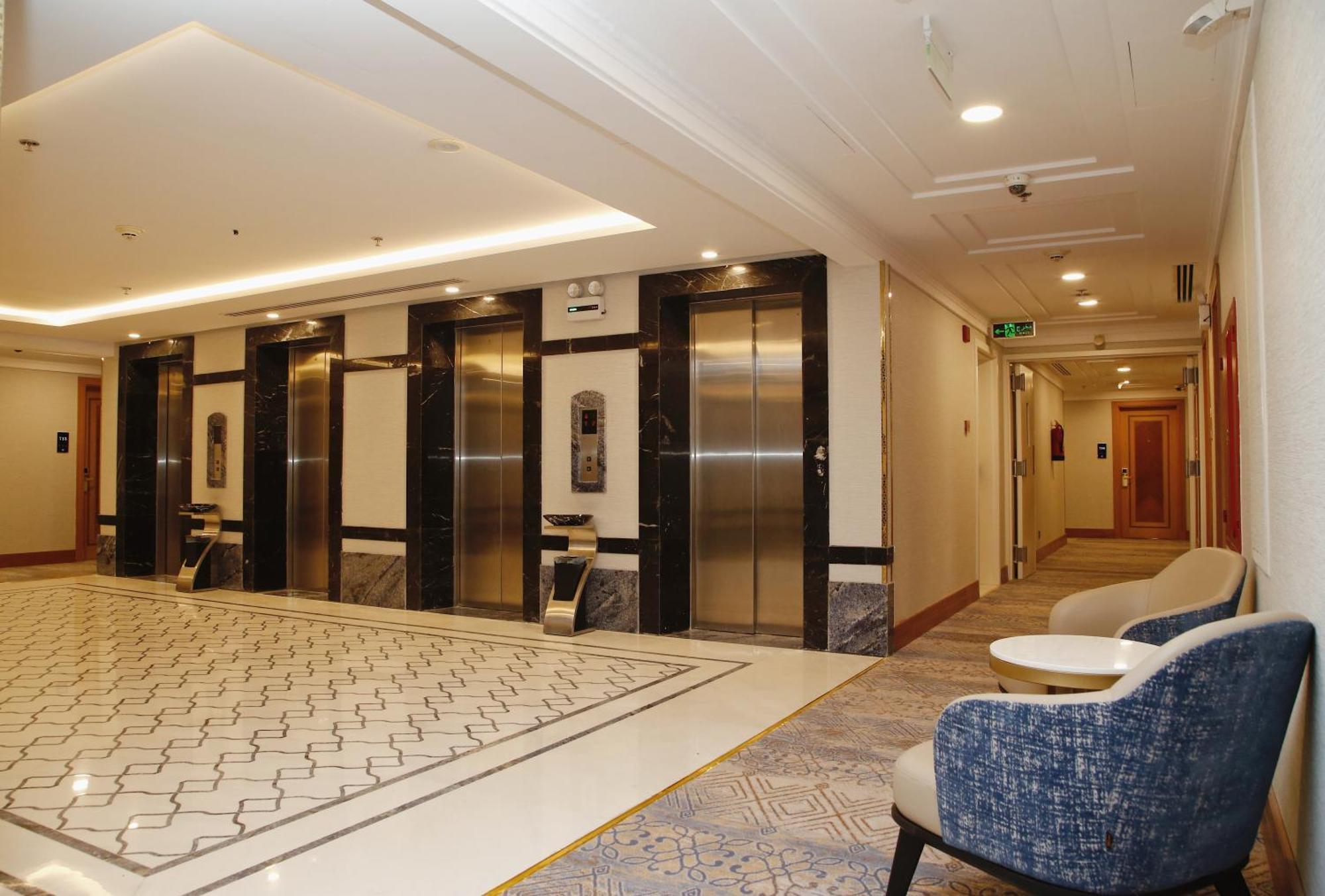Maden Alrawda Hotel Medina Eksteriør billede Elevators at the hotel